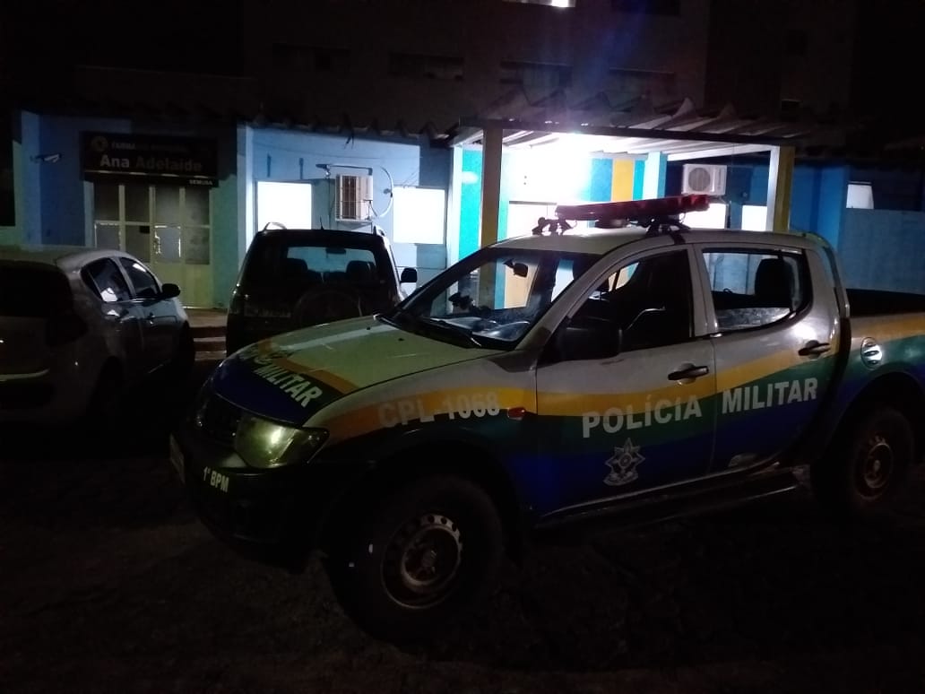 Jovem tem a casa invadida por casal e leva golpes de facão em Porto Velho - News Rondônia