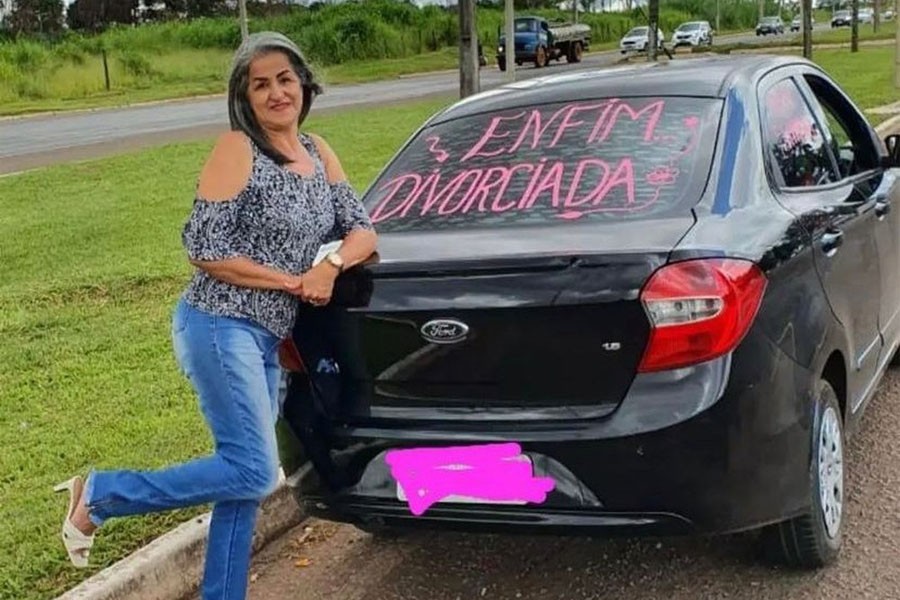 ALEGRIA - Mulher faz buzinaço para comemorar divórcio - News Rondônia