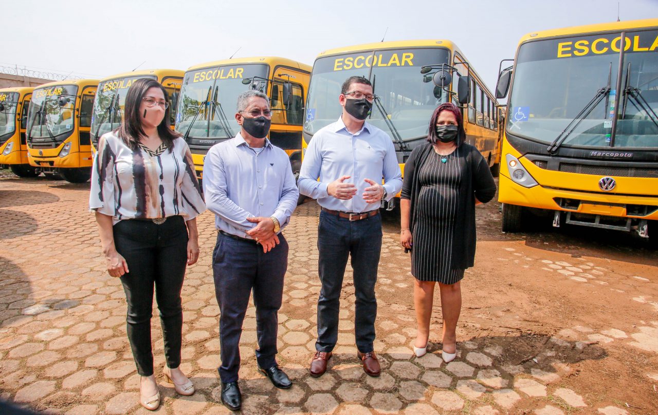 Mais de 30 ônibus são entregues às escolas estaduais para transporte e intercâmbio turístico em Rondônia - News Rondônia
