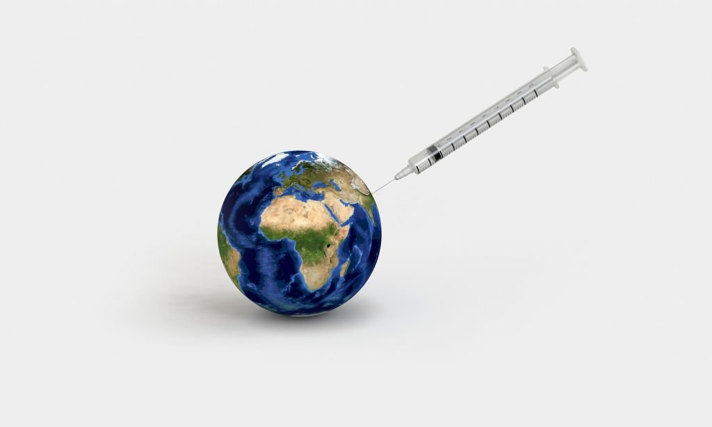 OMS deve distribuir 2 bilhões de doses de vacina da COVID até o final de 2021 - News Rondônia