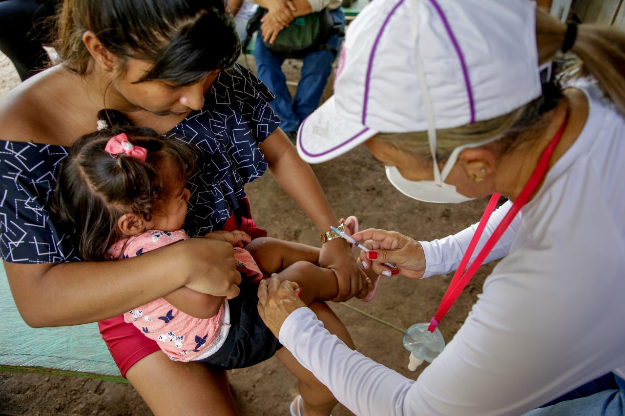 Governo de Rondônia firma parceria com Prefeitura de Costa Marques para vacinação de moradores da Resex Rio Cautário - News Rondônia