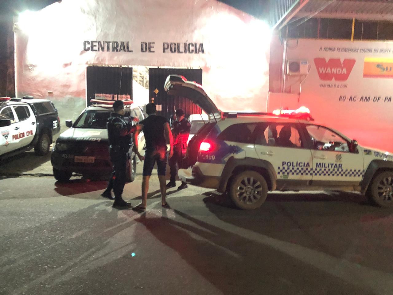 Motorista embriagado disse que foi desviar de ciclista antes de bater na viatura da PM em Porto Velho - News Rondônia