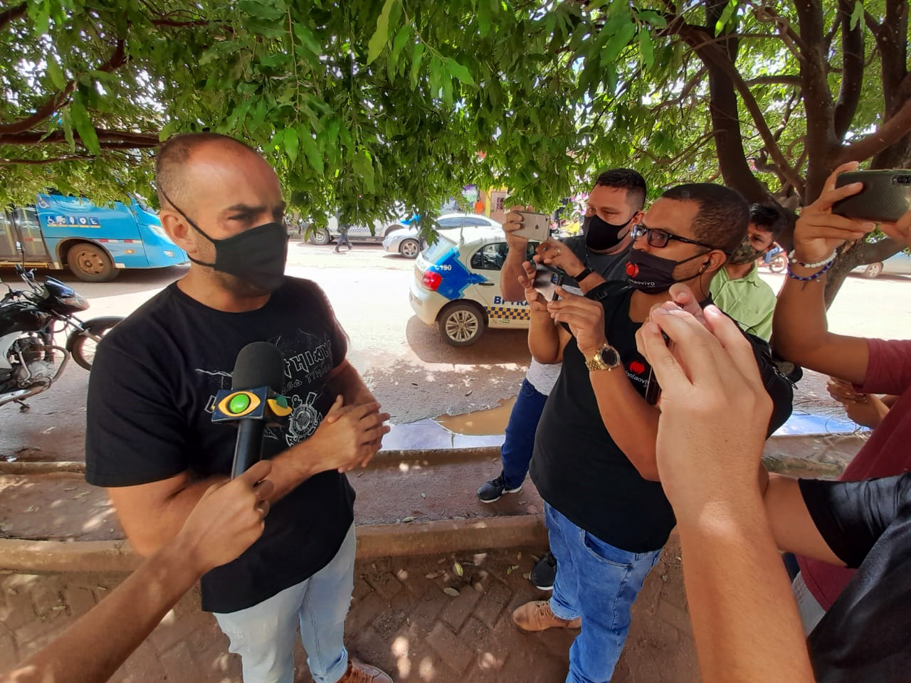 MOMENTOS DE TENSÃO - Vigilante notou que gerente do BB estava diferente e acionou apoio - ASSISTA! - News Rondônia