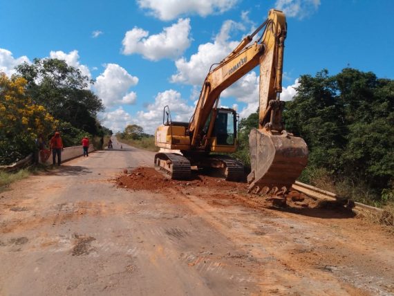 REGIONAL DO DER EM JARU RECUPERA PONTE SOBRE O RIO SOLEDADE NA RO-464 - News Rondônia