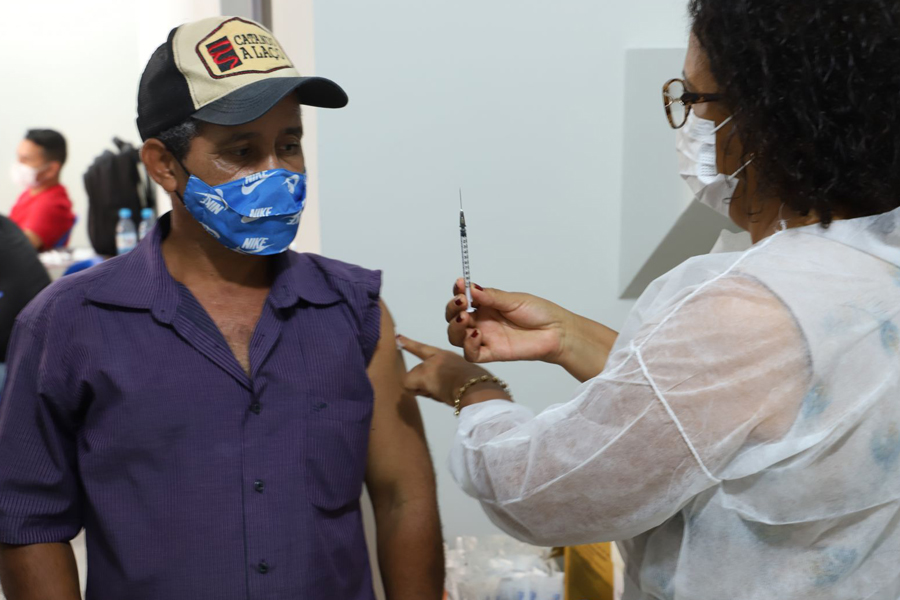 Porto Velho começa a vacinar população de 60 anos com dose de reforço - News Rondônia