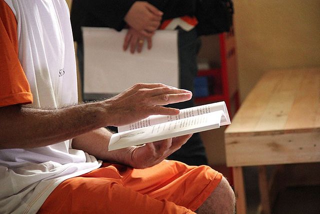 Regulamentada a remição de pena por estudo e leitura na prisão - News Rondônia