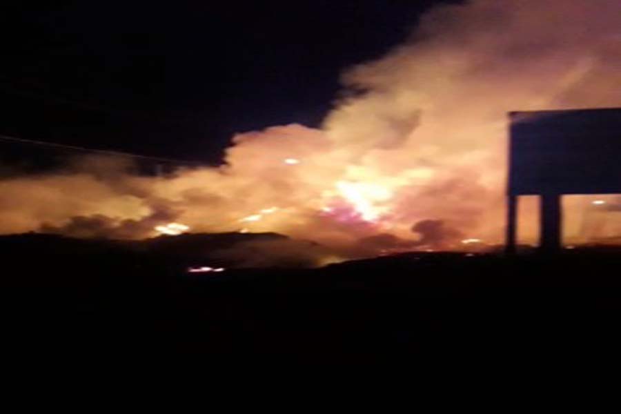 DESTRUÍDO - Empresa é consumida por chamas em distrito de Porto Velho - News Rondônia