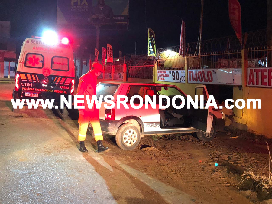 SUPOSTAMENTE EMBRIAGADA: Motorista perde controle da direção de carro e bate contra muro de empresa - News Rondônia