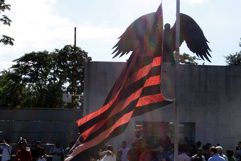 FLAMENGO FECHA ACORDO COM MAIS UMA FAMÍLIA DA VÍTIMA DO INCÊNCIO NO NINHO DO URUBU - News Rondônia