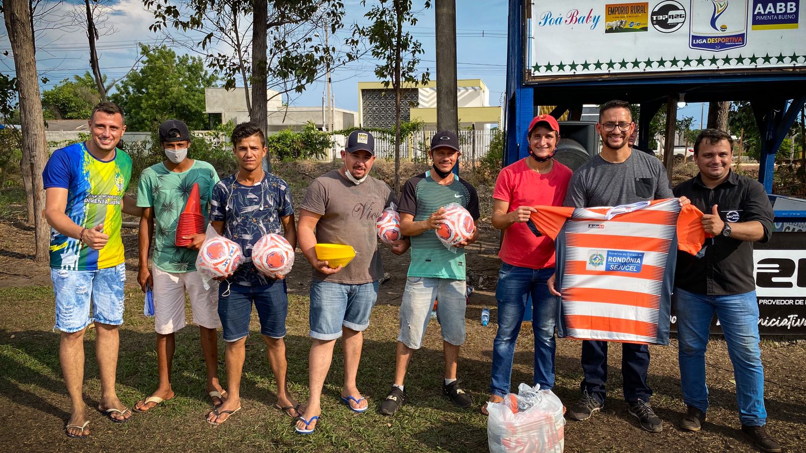 Deputado Anderson entrega uniformes e kits esportivos a quase 600 atletas da Liga Desportiva de Pimenta Bueno - News Rondônia