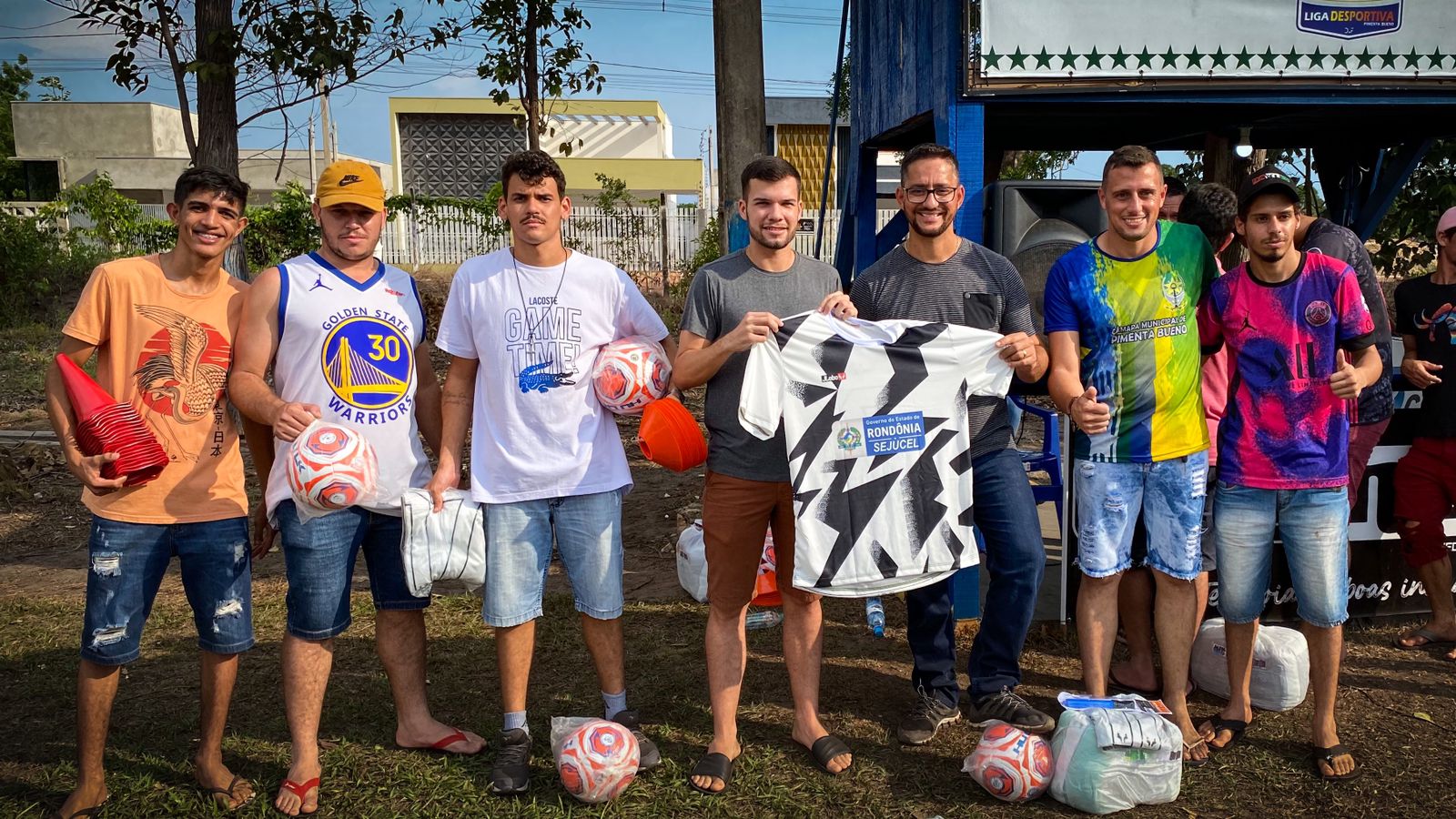Deputado Anderson entrega uniformes e kits esportivos a quase 600 atletas da Liga Desportiva de Pimenta Bueno - News Rondônia