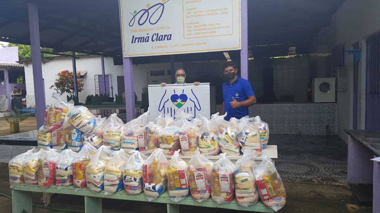 FRATERNIDADE ESPÍRITA IRMÃ CLARA AUXILIA NA DISTRIBUIÇÃO DE ALIMENTOS DA CAMPANHA SOS.RO - News Rondônia