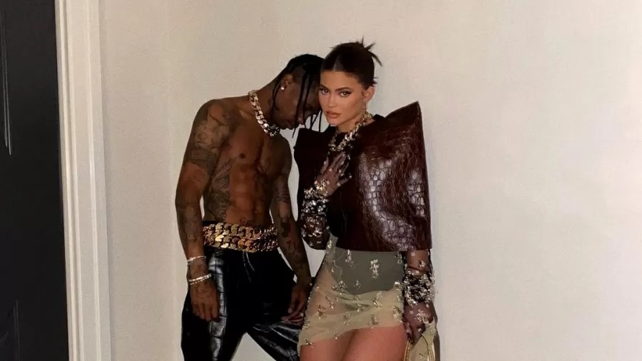 Kylie Jenner revela gravidez e mostra reação do marido rapper Travis Scott - News Rondônia