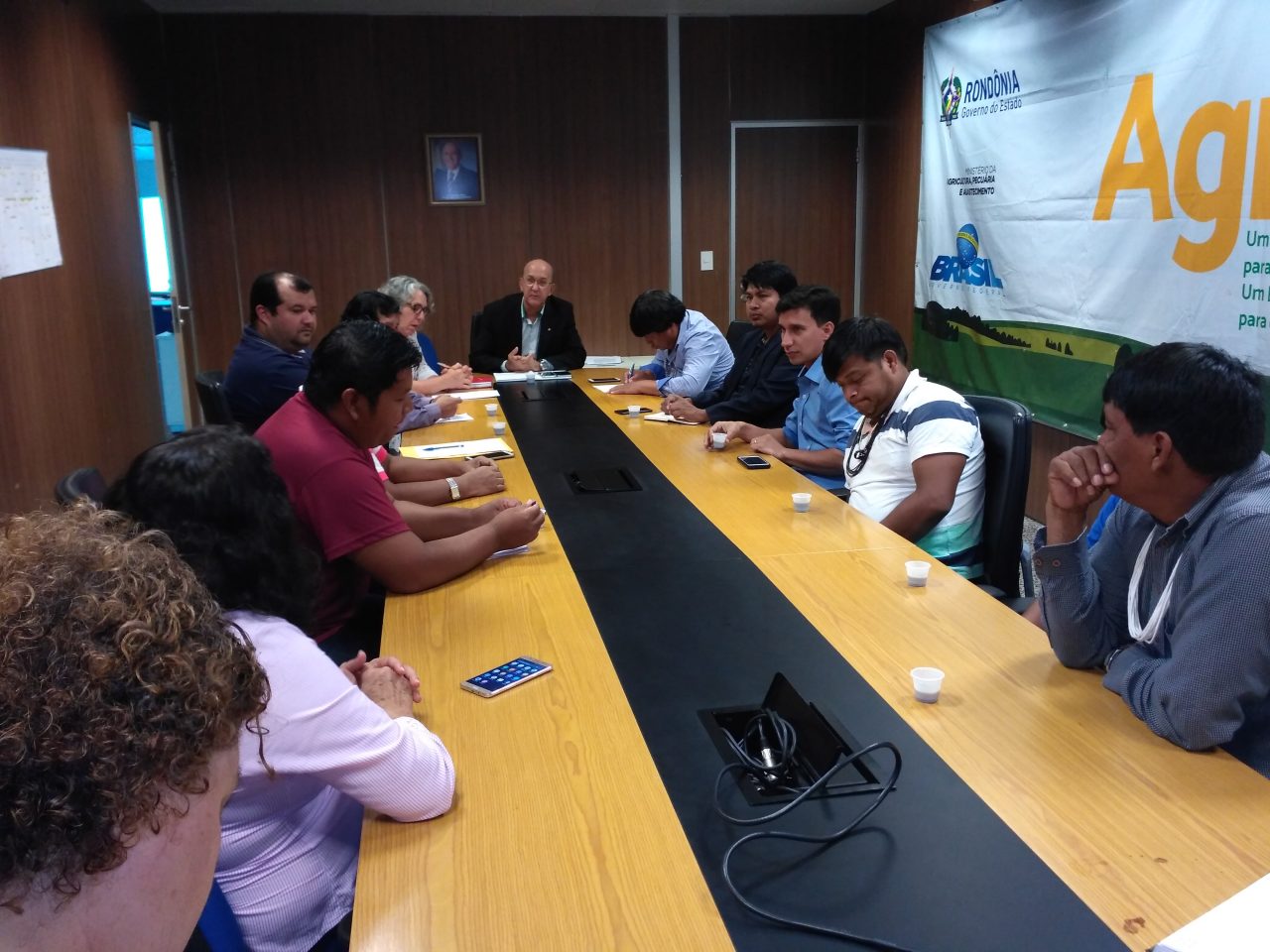 LIDERANÇAS INDÍGENAS DE CACOAL REIVINDICAM EQUIPAMENTOS PARA BENEFICIAMENTO DE CASTANHA DO BRASIL - News Rondônia
