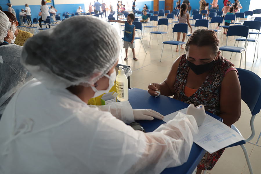 SAÚDE NA COMUNIDADE - Prefeitura leva atendimento médico e vacinação ao Orgulho do Madeira - News Rondônia