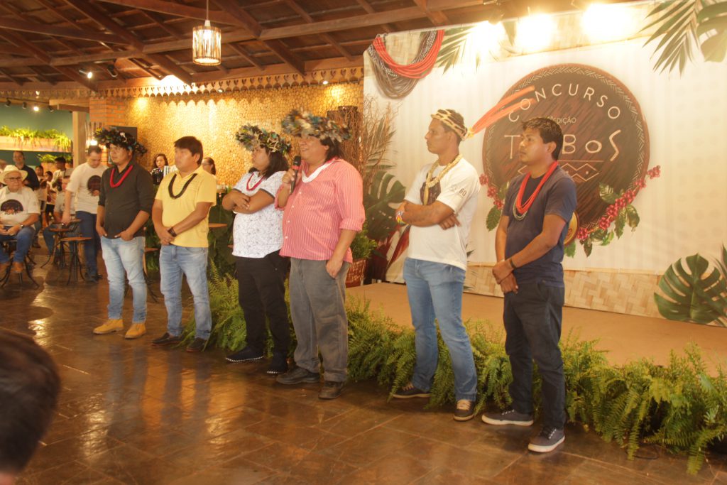 RONDÔNIA: CAFÉ DOS INDÍOS SURUÍS E TUPARIS TERÁ MARCA NACIONAL DA MAIOR EMPRESA DO PAÍS - News Rondônia