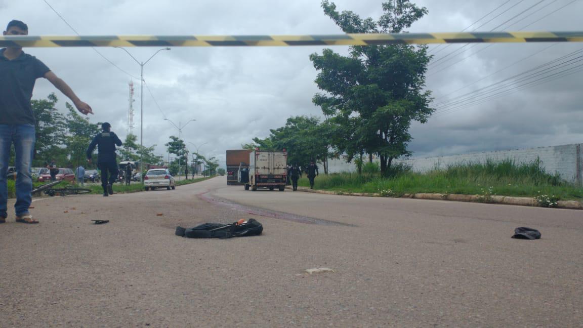 NEWS URGENTE: Ciclista é esmagado por carreta na capital - FOTOS - News Rondônia