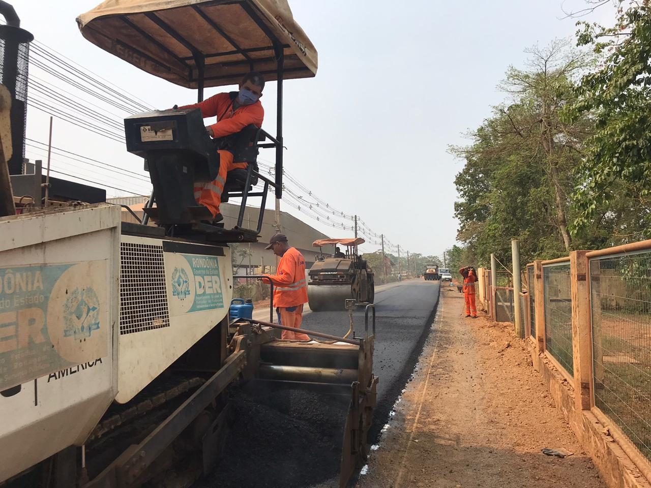 ASFALTAMENTO: Governo conclui pavimentação asfáltica do primeiro quilômetro da estrada do Belmont - News Rondônia