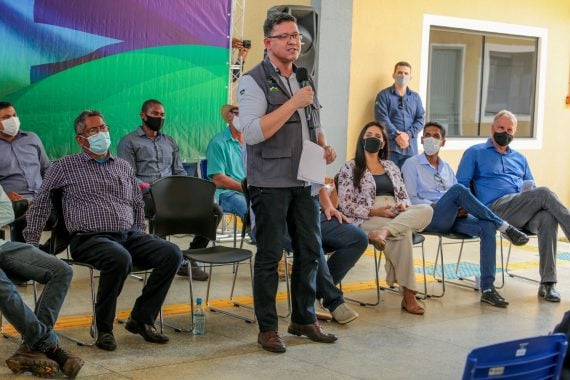 NOVA HISTÓRIA: Distrito de Estrela Azul ganha escola moderna construída pelo Governo de Rondônia; novas estruturas dão fim aos velhos contêineres - News Rondônia