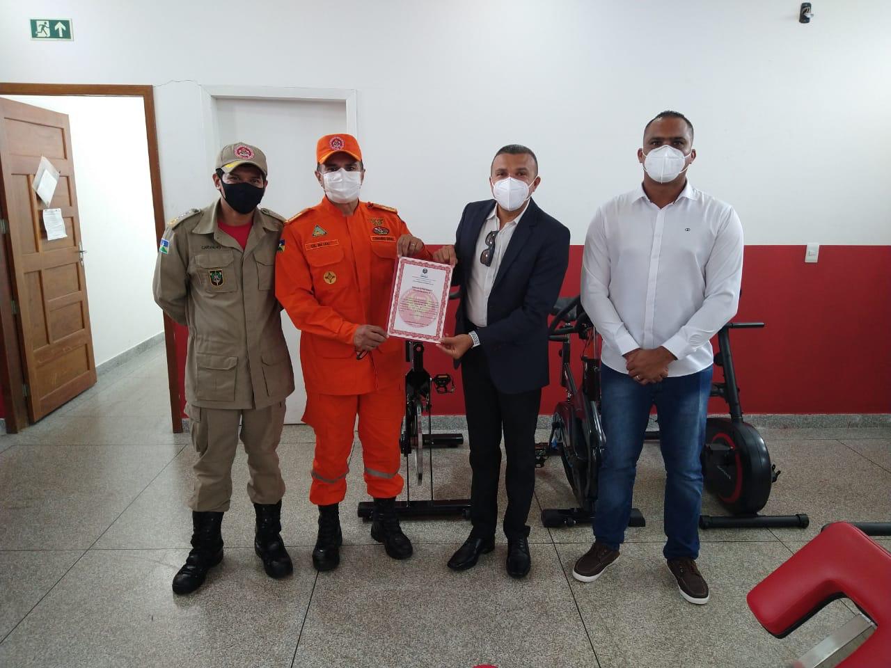 Deputado Alex Silva realiza entrega de academia para o 1º grupamento do corpo de bombeiros - News Rondônia