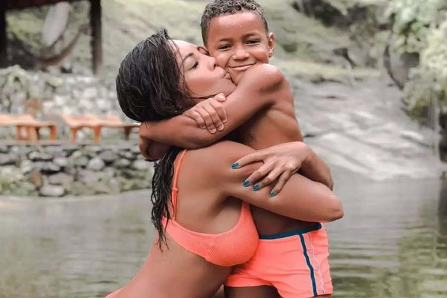 Carol Nakamura adota menino que vivia em lixão; 'Me ensinou a ser grata' - News Rondônia