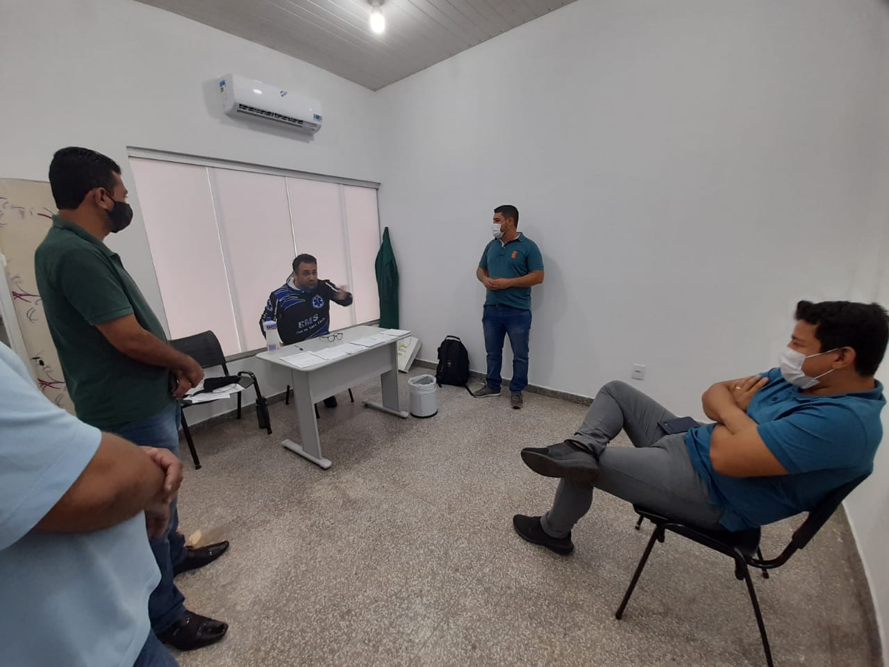 Vereador Edimar Kapiche ouve reivindicações de profissionais no Hospital de Campanha de Cacoal - News Rondônia