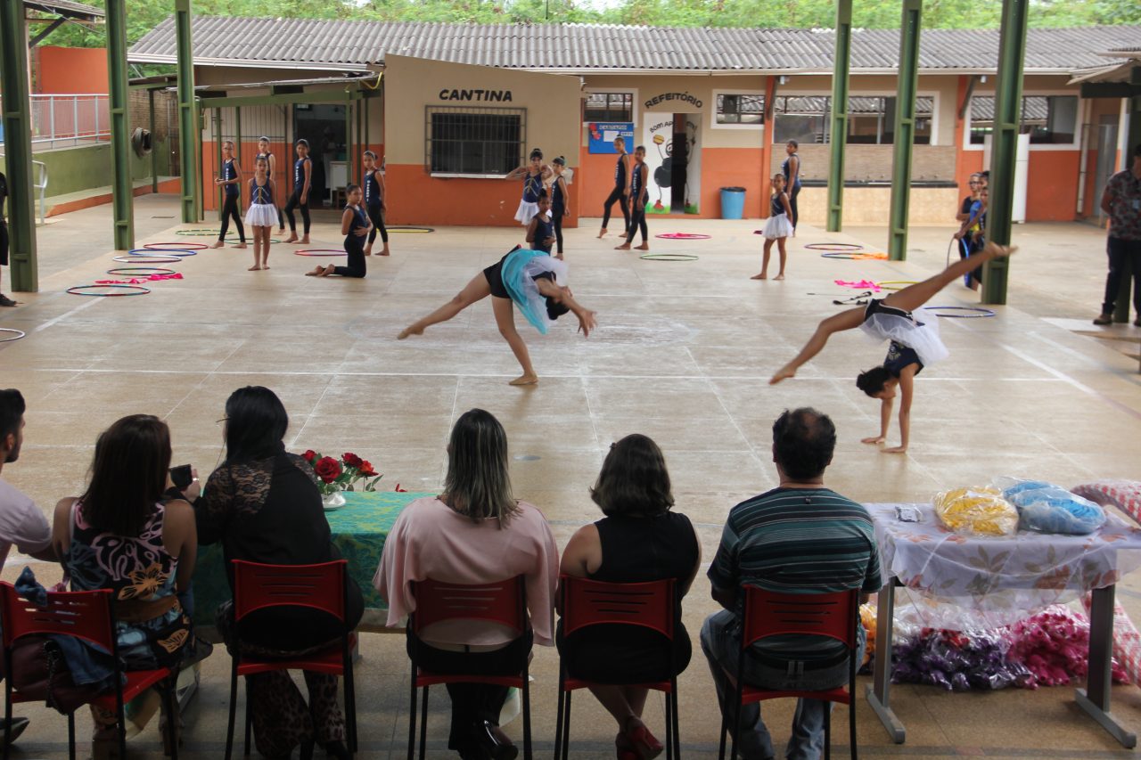 ESCOLA DOM PEDRO I, NA ZONA SUL DA CAPITAL, RECEBE EQUIPAMENTOS PARA TREINAMENTOS DESPORTIVOS - News Rondônia