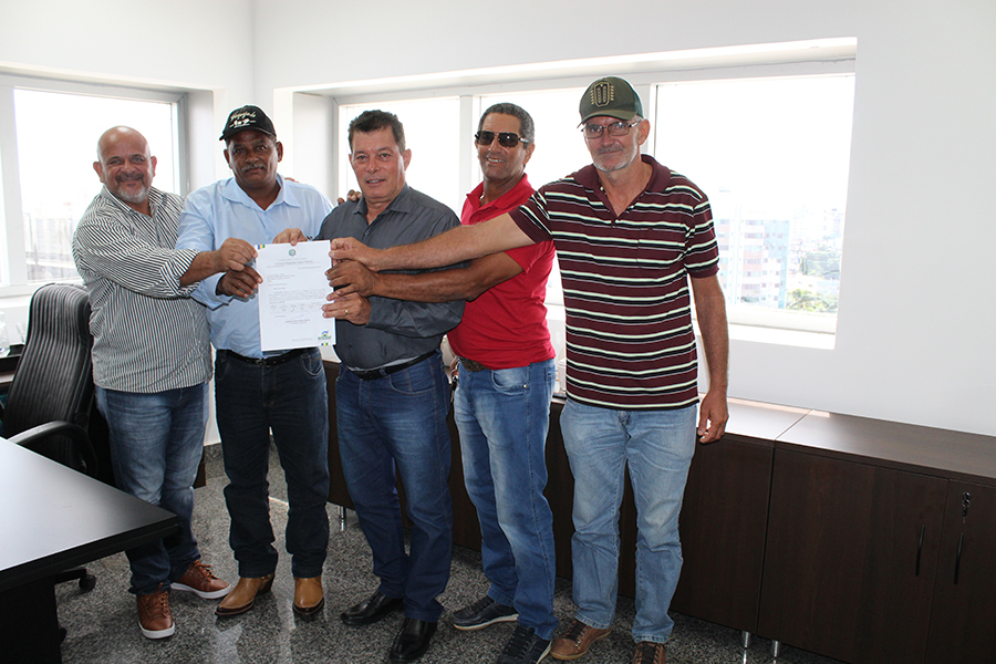 Deputado Edson Martins destina emenda para aquisição de equipamentos agrícolas para Cujubim - News Rondônia