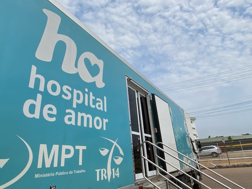 OUTUBRO ROSA - Em Porto Velho, servidoras do Hospital de Base realizam exames de mamografia e preventivo na carreta do Hospital do Amor - News Rondônia