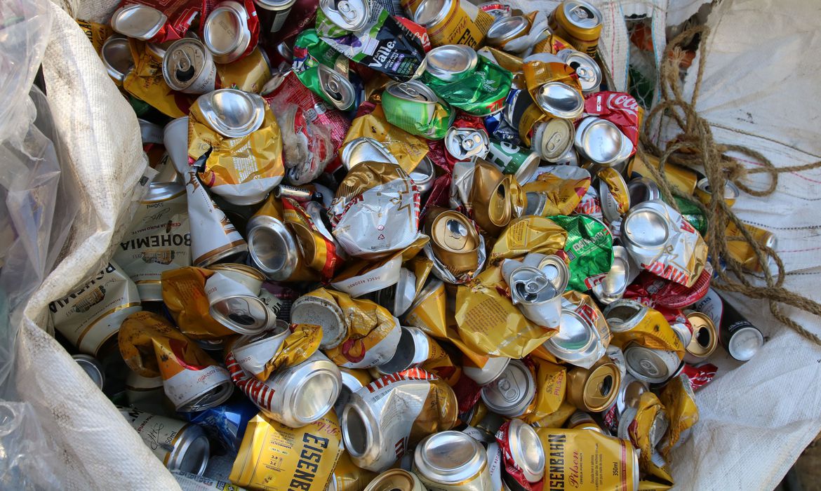 Brasil fecha 2020 entre os maiores recicladores de latas de alumínio - News Rondônia