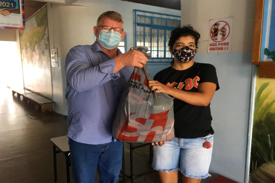 Rolim de Moura: Semec inicia a entrega do Kit de Alimentação Escolar - News Rondônia