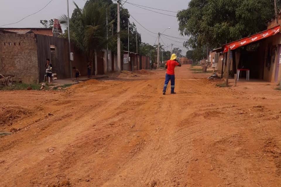 Edwilson Negreiros fiscaliza obras solicitadas por ele nos bairros Porto Cristo I e II; 21 ruas receberam serviços da Prefeitura da Capital - News Rondônia