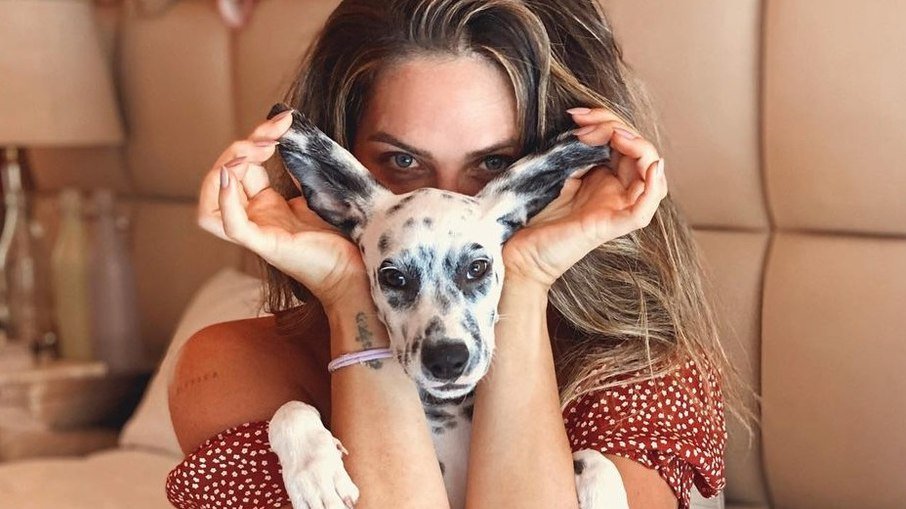 Giovanna Ewbank compartilha fotos agarradinha a nova pet e encanta web - News Rondônia