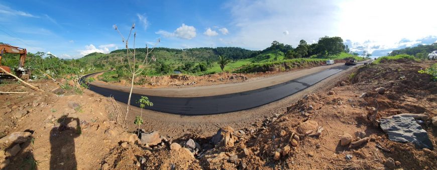 MANUTENÇÃO - Equipe do DER realiza pavimentação asfáltica no trecho mais crítico da RO-464, em Tarilândia - News Rondônia