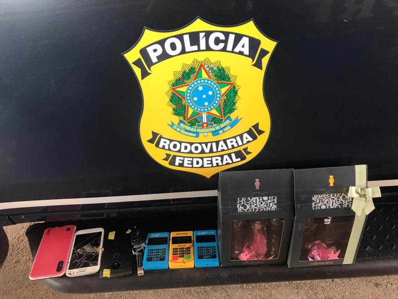 Cheirou mal: Trio de estelionatários que aplicava golpe com venda de perfumes é preso pela PRF - News Rondônia