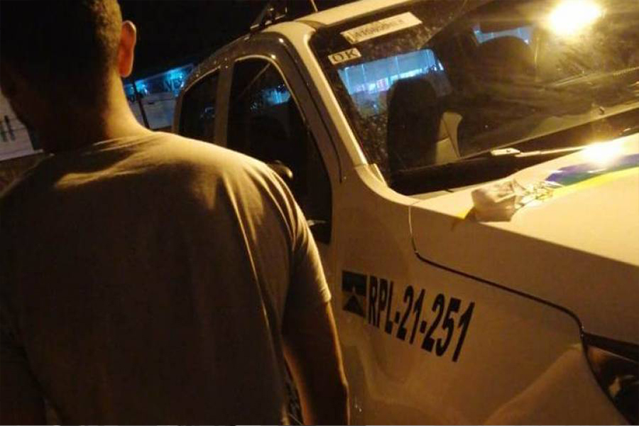 Homem com mandado de prisão vai bisbilhotar ação da Polícia Militar e acaba preso em Vilhena - News Rondônia