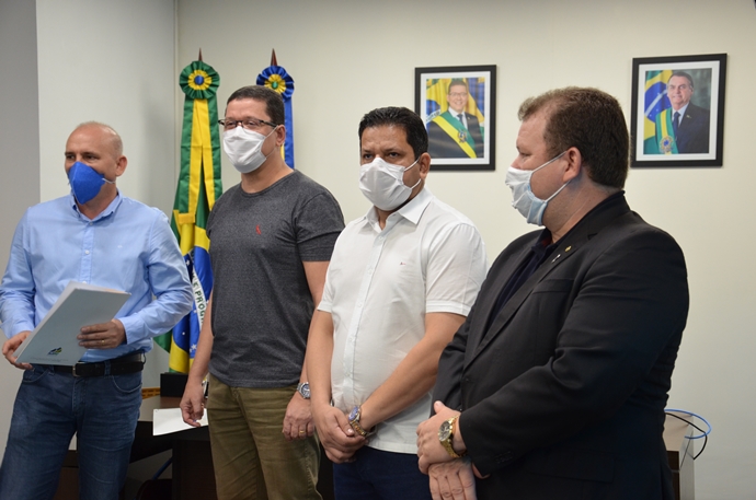 DR. NEIDSON DISCUTE SOBRE RETOMADA URGENTE DAS OBRAS DO HOSPITAL REGIONAL DE GUAJARÁ-MIRIM - News Rondônia