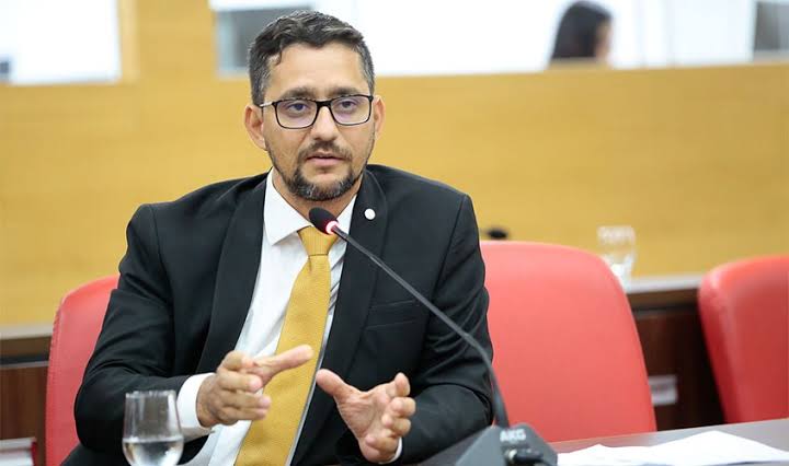 VITÓRIA PARA EDUCAÇÃO  Deputado Anderson parabeniza Governo Federal por sancionar a regulamentação do novo Fundeb - News Rondônia