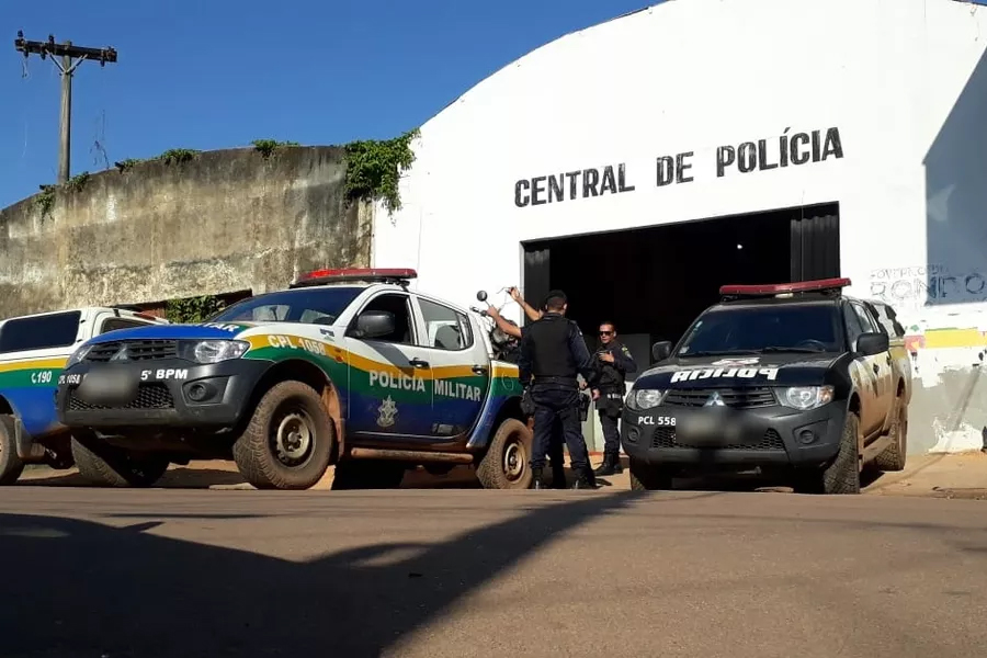 ABORDAGEM: Suspeitos são presos com com objetos furtados em mochila - News Rondônia
