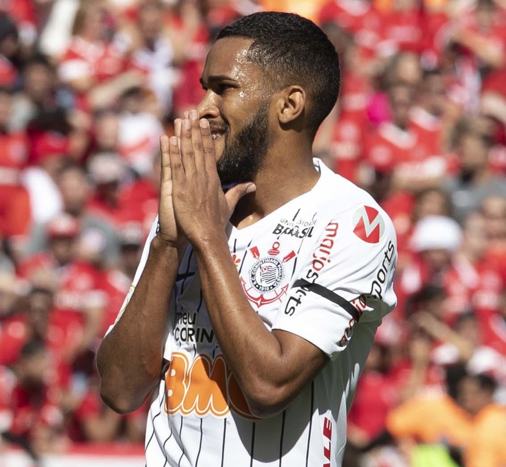 COM LESÃO NO PÚBIS, EVERALDO PASSARÁ POR CIRURGIA E DESFACARÁ CORINTHIANS NO BRASILEIRÃO - News Rondônia