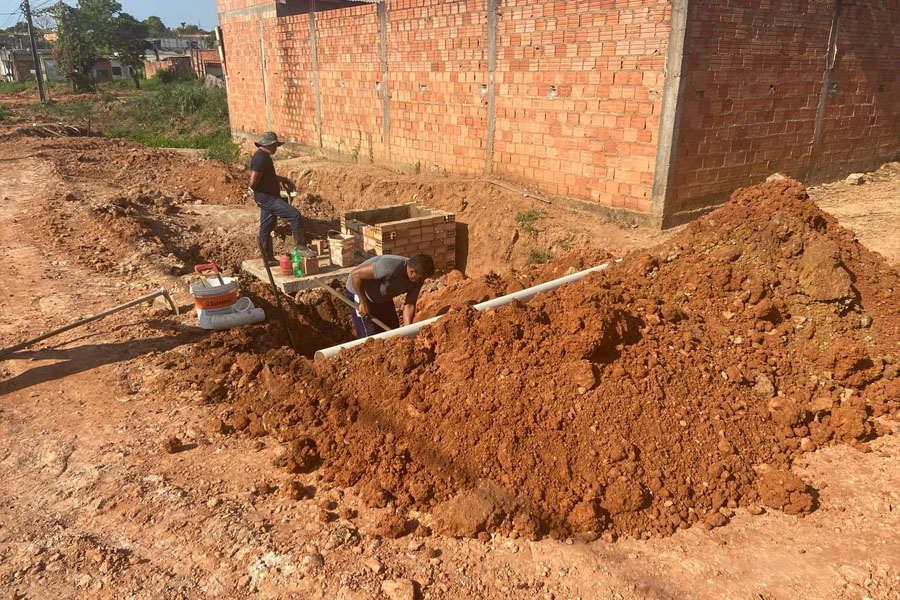 Vereador Edimilson Dourado acompanha obras de drenagem e asfaltamento na zona sul - News Rondônia