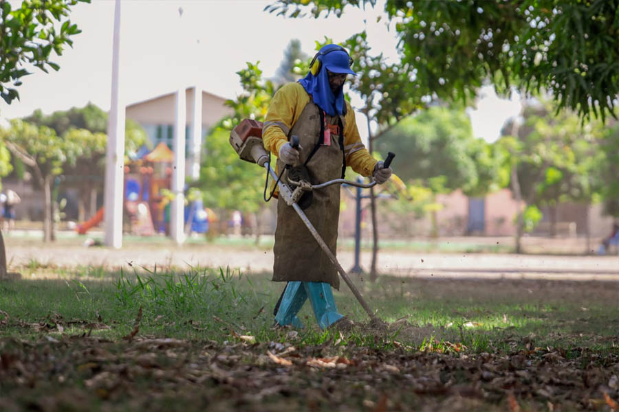 Mutirões de limpeza urbana atendem vias e mercados municipais nesta terça-feira (7) - News Rondônia