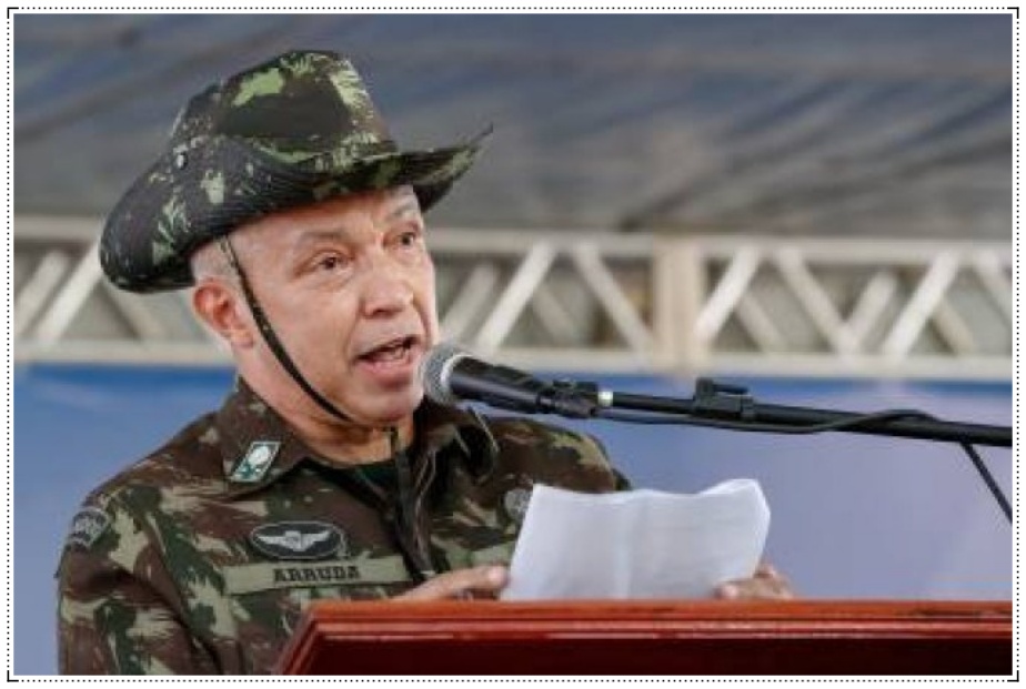 Ex-comandante do Exército caiu tentando segurar 'ex-ajudante de Ordens' de Bolsonaro - News Rondônia