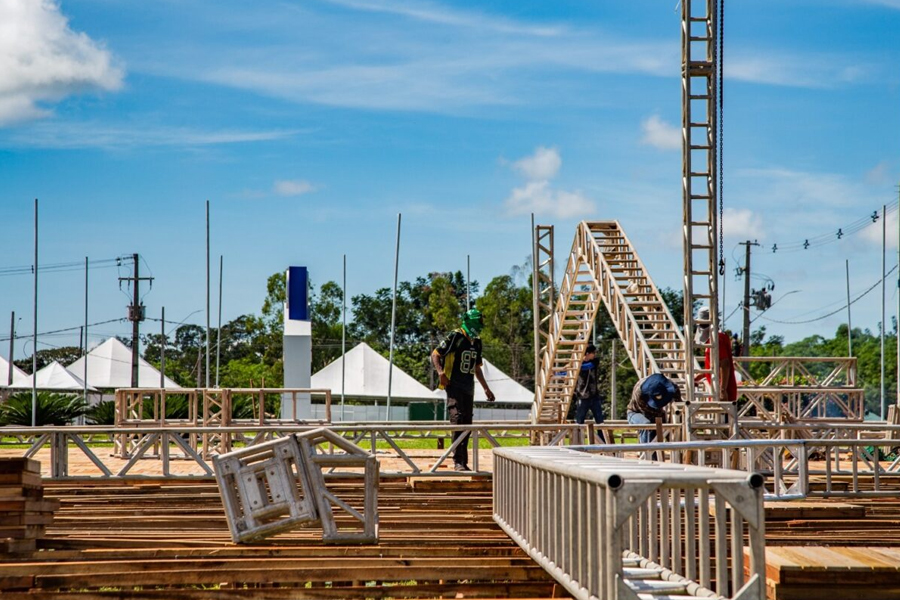 Instalações de estruturas começam a dar forma à 10ª edição da Rondônia Rural Show, em Ji-Paraná - News Rondônia