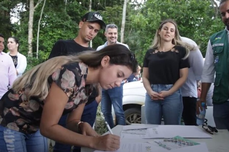 Governo de Rondônia entrega escritura pública para famílias rurais de Ariquemes - News Rondônia
