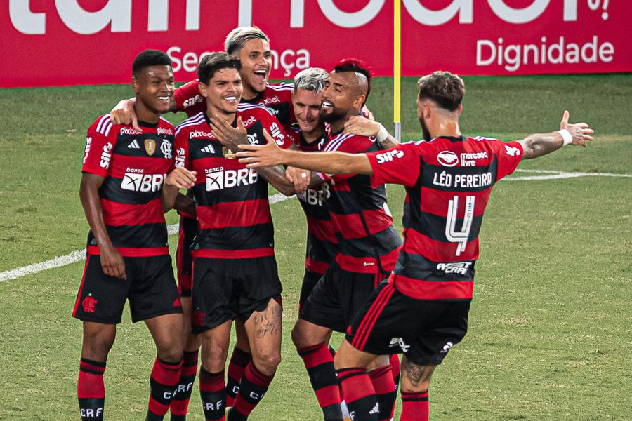 Flamengo espanta má fase e vence Coritiba na estreia do Brasileirão - News Rondônia