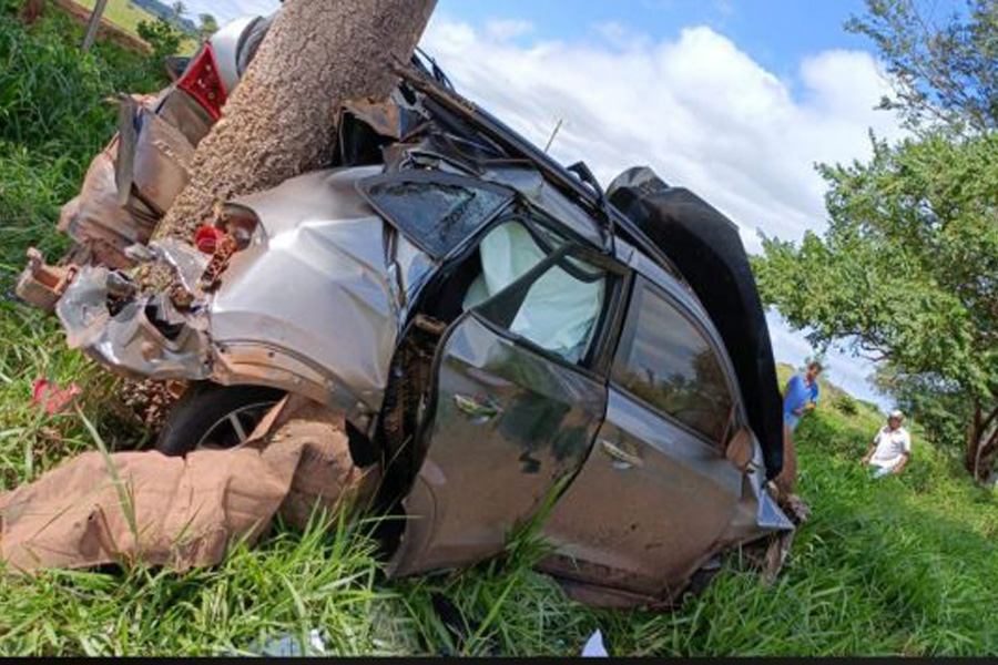 Médico está em estado grave após perder controle de direção e bater violentamente em árvore próximo a Corumbiara - News Rondônia