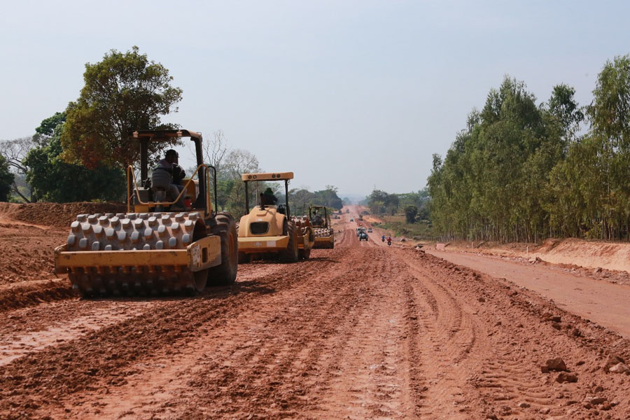 Obras de pavimentação avançam na Linha 45 entre Santa Luzia d'Oeste e São Felipe d'Oeste - News Rondônia