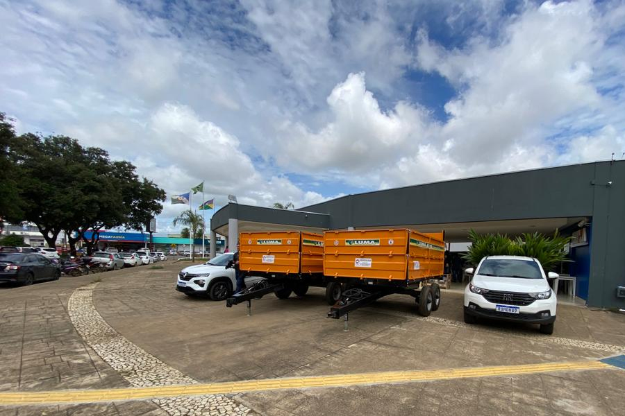 Setor produtivo de Ariquemes é fortalecido com entrega de equipamentos e maquinários agrícolas para agricultores familiares - News Rondônia