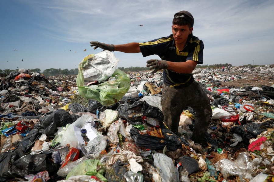 Argentinos sofrem com inflação de 100% e buscam lixões para sobreviver - News Rondônia